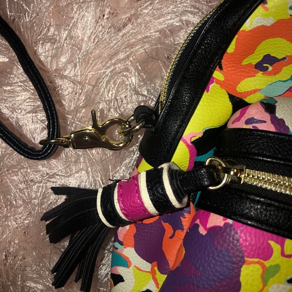 Betsey Johnson Crossbody Bag - Picture 5 of 5